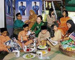 Untuk anda yang sedang mencari hiasan hari raya yang sesuai untuk rumah, pejabat, dan juga pentas, lihatlah pilihan kami! Hari Raya Aidilfitri S A R