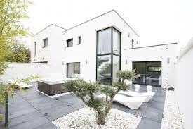 Villeurbanne Maison Contemporaine A Toit Plat Agence Ea Lyon Maison Contemporaine Maison Maison Moderne Toit Plat