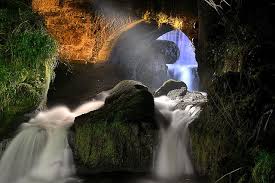 Rouken Glen Waterfall At Night Waterfall Glasgow Park Places To Go