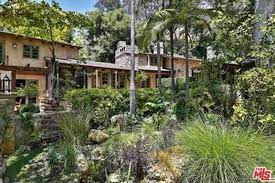 A Purchase In La The New Jennifer Lopez House Celebrity Trulia Blog Celebrity Houses Jennifer Lopez La Mansions