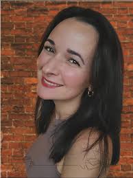 Emily Layne's Instagram, Twitter & Facebook