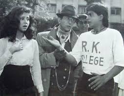 A Man A Ghost A Father Urmila Matondkar In Chamatkar Shahrukh Khan Shah Rukh Khan Movies Bollywood Actors