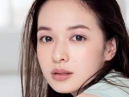 dazz shop アルマーニ モーヴピンクのアイシャドウで透け感のある大人可愛げアイに変身 美的 com ピンクメイク ボルドーメイク アイシャドウ ピンク