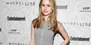 Apr 05, 2011 · erin moriarty cbs news. Who Is Erin Moriarty Dating Erin Moriarty Boyfriend Husband