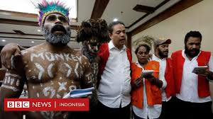 Pembedaan tersebut biasanya didasarkan pada agama, etnis, suku, dan ras. George Floyd Peristiwa Di As Dijadikan Momentum Menyuarakan Kasus Papua Pemerintah Sebut Tak Tepat Disamakan Bbc News Indonesia