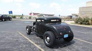 Fiberglass Car Bodies Smell Good Weigh Less And Don T Rust Body Smells 32 Ford Roadster Ford Roadster