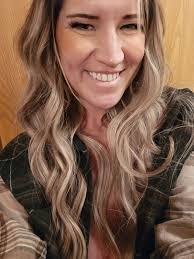 Donna Calderone's Instagram, Twitter & Facebook