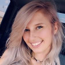 Katelyn Armstrong (@katelynarmstr0ng)