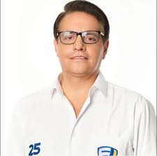 Fernando Villavicencio added a...