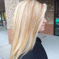 Lowlights are a hair colouring technique that involve dyeing strands of hair darker to add depth and dimension. Pin On Blonde Bombshells
