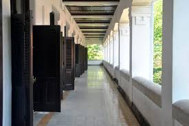 Dj tik tok cinta ku bukan di atas kertas. Lawang Sewu The Little House Of Horrors