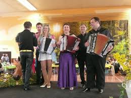 Car je suis partie pendant la récréation du vendredi. Top Accordeon Tv8 Mont Blanc Sylvie Pulles Sylvie Pulles