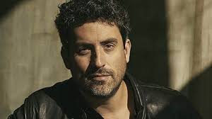 LA to Vegas (TV Series 2018)