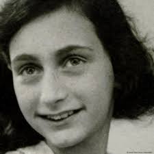 El diario de Ana Frank sigue vigente a 75 años de su muerte