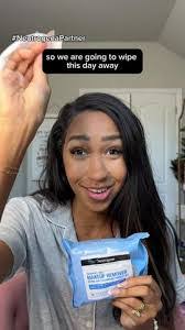 Liza Smiley's Instagram, Twitter & Facebook