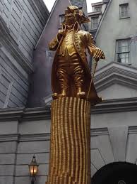 Statue Outside Of Gringotts Bank Harry Potter And The Escape From Gringotts Diagonalley Wwhp Harry Potter Orlando Wizarding World Harry Potter
