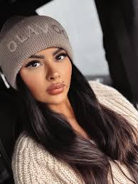 Czapka damska z haftem OLAVOGA OLITA