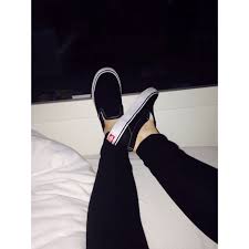 Black And White Slip On Vans Outfits All Black Slip On Vans Fashion Black Fashion Genel Black Slip Ons All Black Vans Vans Style
