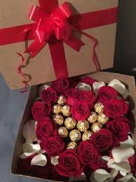We are the flower experts to bring nothing but the best. Send Flowers Online Hyderabad Valentines Gift Box Diy Valentines Gifts Valentines Candy Bouquet
