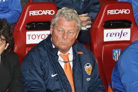 Koeman lost much of a divided dressing room when he lacked the personality to stand up to juan soler's demands to sack the valencia three, ending up in court and with vicente, silva and villa. Valencia Cf On Twitter Valencia Cf Wish To Express Its Condolences To The Family And Friends Of Toni Bruins Slot Who Was Ronald Koeman S Assistant During His Time As Valencia Cf