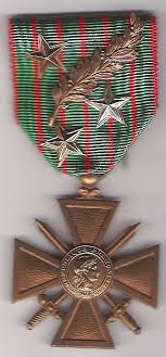 La croix de la valeur militaire est une décoration militaire française créée en 1956. Croix De Guerre 1914 1918 France Wikipedia
