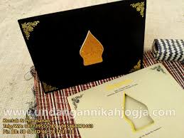 Ukuran Undangan Vintage P Soalan