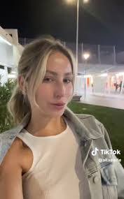 Alex Earle's Instagram, Twitter & Facebook