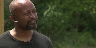 Former basketball stars inspire Milwaukee kids