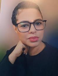 Con profundas muestras de dolor despiden los restos mortales de la doctora  Chiara Ren