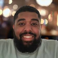 Michael Baucom (@LookitsMikeB)