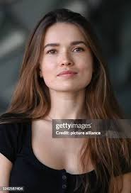 645 Zoe Moore Photos & High Res Pictures