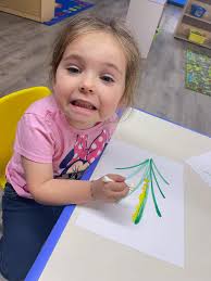 Pre-k painted some flowers for SPRING this morning with Q-tips! Using Q-tip  bundles to make flower bouquets is a great way to craft with simple  materials and use of fine motor skills!