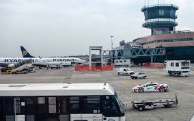Daca achizitionati bilete de avion catre bucuresti, puteti vedea o multime de atractii turistice importante. Aeroportul Bologna Guglielmo Marconi Blq Italia