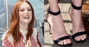 Celebrity feet pictures from julianne moore feet (16 photos) Julianne Moore S Famous Toes Sexy Feet And Hot Legs In High Heels