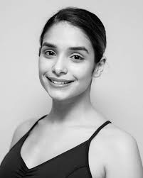 Angela Botelho's Instagram, Twitter & Facebook