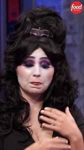 Bobby Flay se lanza al ruedo en un duelo de sushi épico contra Phillip Yi.  ¿Podrá vencer a un experto sin haberlo preparado antes?  🍣​🧑🏼‍🍳​😋​🏆​​​👨🏻‍🍳 #CaraACara #ConBobbyFlay Disfruta el contenido  de Discovery