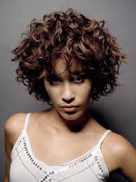 Capelli Ricci Corti 2015 Moda Autunno Inverno
