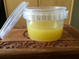 Huile Et Beurre D Avocat Faits Maison Simplissime Produits De Beaute Faits Maison Fait Maison Chantilly De Karite