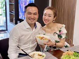 Anh cũng tiết lộ về kế hoạch kết hôn cùng bạn gái thùy chang trong tương lai. Vá»£ 3 Kem 16 Tuá»•i Cá»§a Chi Báº£o Xinh Ä'áº¹p Sexy Chá»§ Chuá»—i Tháº©m Má»¹ Lavender Giau Ná»©c Tiáº¿ng Va Than Vá»›i Cáº£ Dan Sao Vbiz