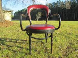 All Original Shelby Williams Bentwood Chair A Rare Find It Is Painted Black With Great Patina And Age Red Faux Leath Bentwood Chairs Home N Decor Leather Seat