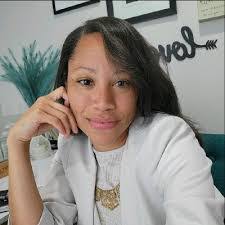 Sheri Rosenberg's Instagram, Twitter & Facebook