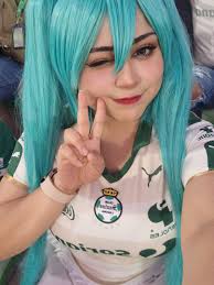 Izumidolly (@Izumidolly_)