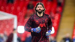 Desejado pela Juventus, Alisson decide ficar no Liverpool para cumprir último ano de contrato