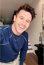 Sam Cushing's Instagram, Twitter & Facebook