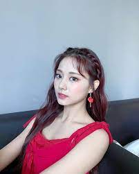 Let's talk about sana now. Fyjypnation Di Twitter Trans 200613 Twice S Instagram Tzuyu I M Posting A Lot These Days Right I Also Liked This Red Today And Wanted To Post It Thank You To Our Makeup Artist Who