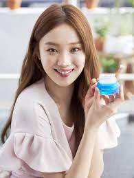 Người mẫu trẻ 'gây sốt' ngay từ vai diễn đầu tiên. 14 Laneige Skincare Ideas Laneige Lee Sung Kyung Lee Sung