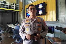 Kapolres subang akbp sumarni cek olah tkp pembunuhan ibu anak di bagasi. 4eutfjinny9qcm