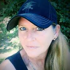 Is it better to water in the morning or evening?