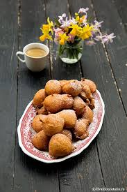 Gogosi cu banane fara drojdie cc eng sub. Gogosi Pufoase Rapide Cu Iaurt Si Praf De Copt Diva In Bucatarie