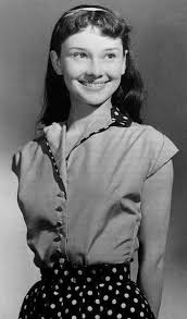 Последние твиты от audrey hepburn (@audreyhepburn). Early Life Young Audrey Hepburn Audrey Hepburn Age Audrey Hepburn